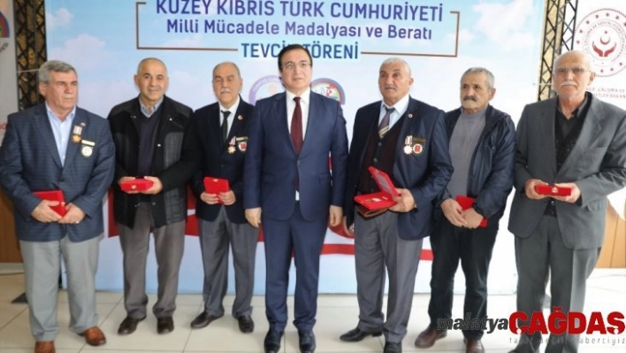 Körfez'de Kıbrıs gazilerine beratları verildi