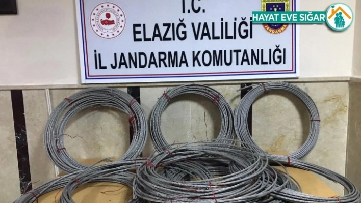 Köyün elektrik kablolarını çalan 2 şüpheli yakalandı