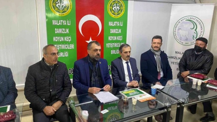 Koyun ve Keçi Birliğinden, küpe ve kayıt defteri dağıtım toplantısı