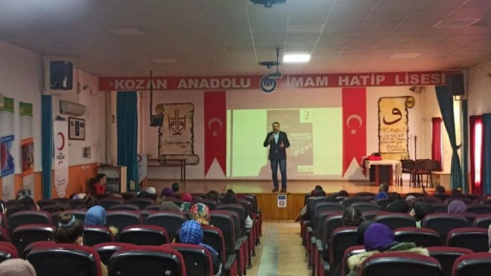 Kozan'da 'Bayrak Şehir Adana ve Kahraman Kozan' konferansı