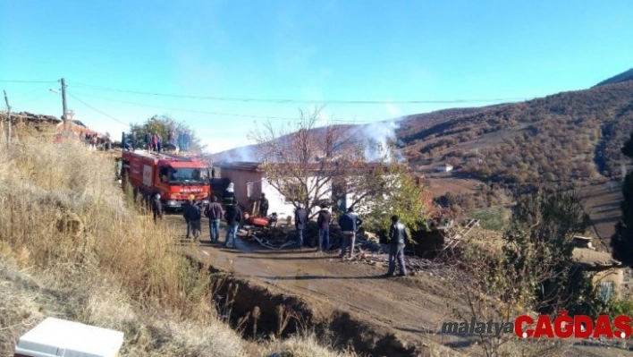 Küçük tüpte pişirilen çay evi küle çevirdi