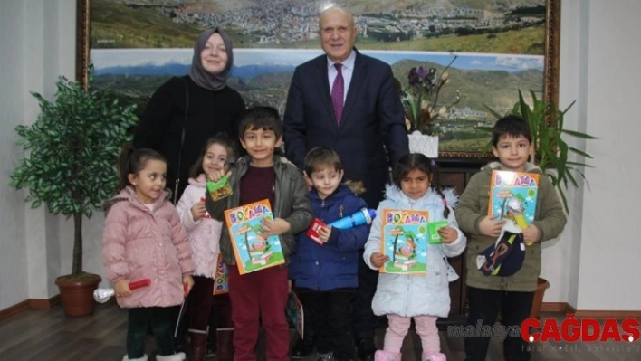 Kur'an kursu öğrencilerinden Başkan Pekmezci'ye ziyaret