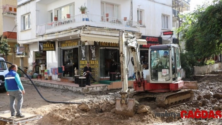 Kuşadası'nda çalışmalar 24 saat esaslı yürütülüyor