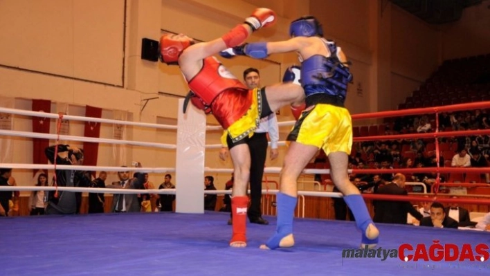 Kuşadası'nda Muay Thai heyecanı