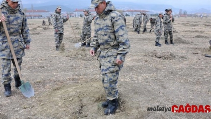 Kütahya Hava Er Eğitim Tugayında fidan dikim etkinliği