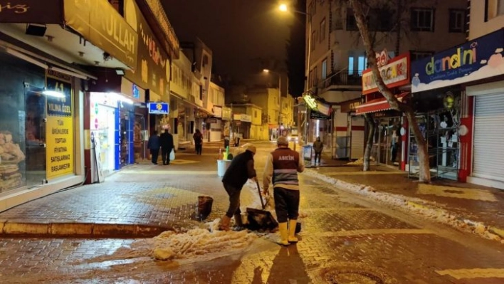 Kuvvetli yağış öncesi mazgallar temizlendi