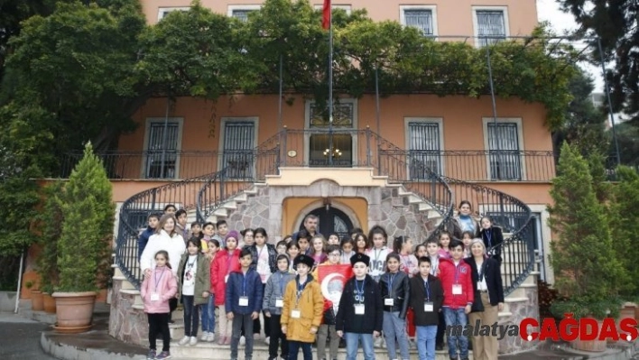 Latife Hanım Köşkünün 25 bininci ziyaretçisi öğrenciler oldu