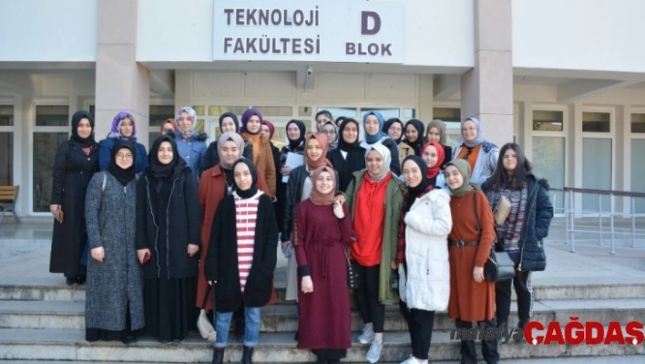 Lise öğrencileri Düzce Üniversitesi'ni ziyaret etti