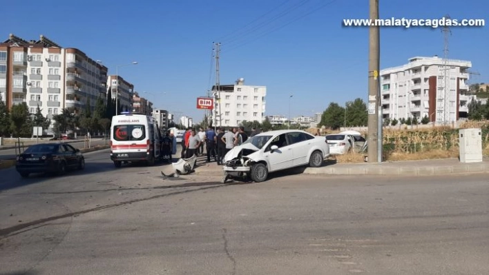 Mahalle sakinleri kazaların meydana geldiği kavşağa sinyalizasyon istiyor