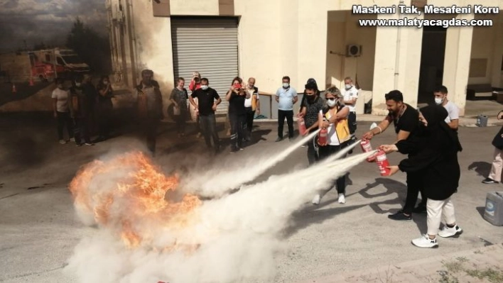 112 çalışanlarına tahliye ve yangın söndürme tatbikatı