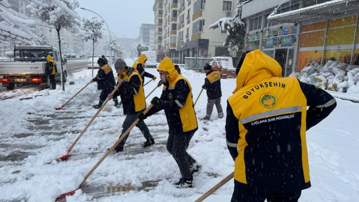 Malatya Büyükşehir Belediyesinden kar mesaisi