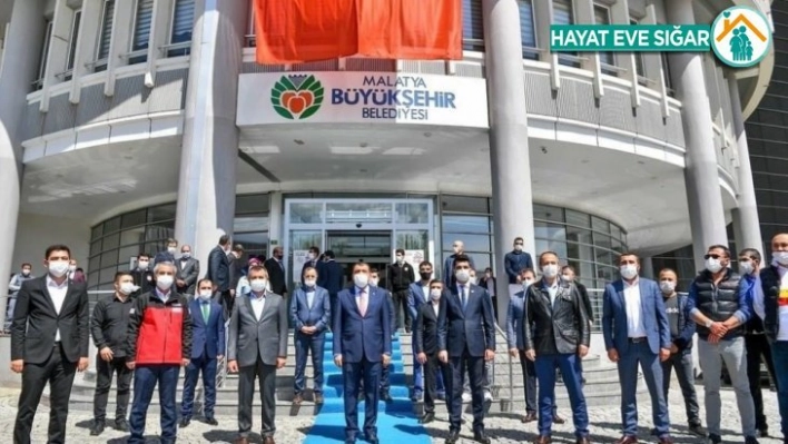 Malatya'da 200 ekiple 1,5 milyon maske dağıtılıyor