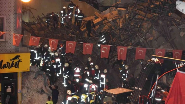 Malatya'da çöken binadan 14 kişi yaralı olarak kurtarıldı