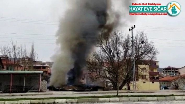 Yangın maddi hasara yol açtı