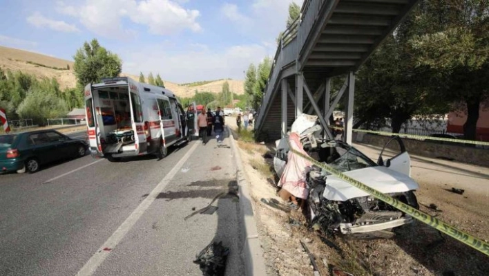 Feci kaza: 2 ölü, 2 yaralı