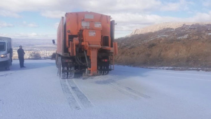 593 Mahalle Yolu Araç Trafiğine Kapalı