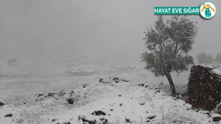 Malatya'da Mayıs ayında kar sürprizi