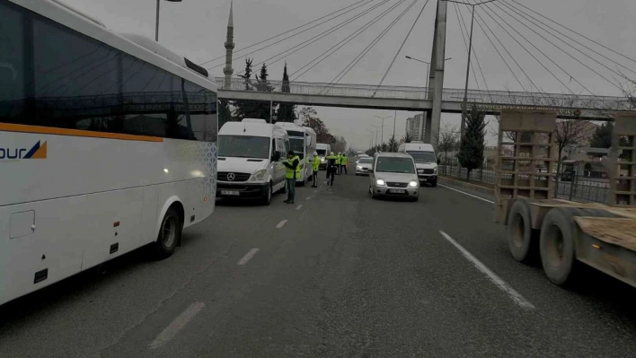 Servis araçları denetlendi