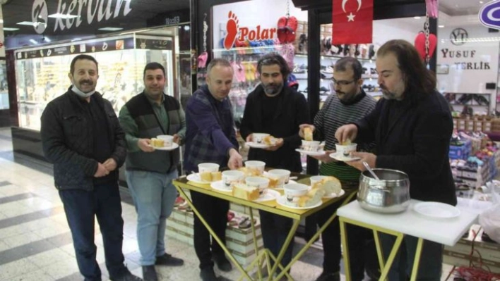 Malatya'da üzüm hoşafı dağıtıldı