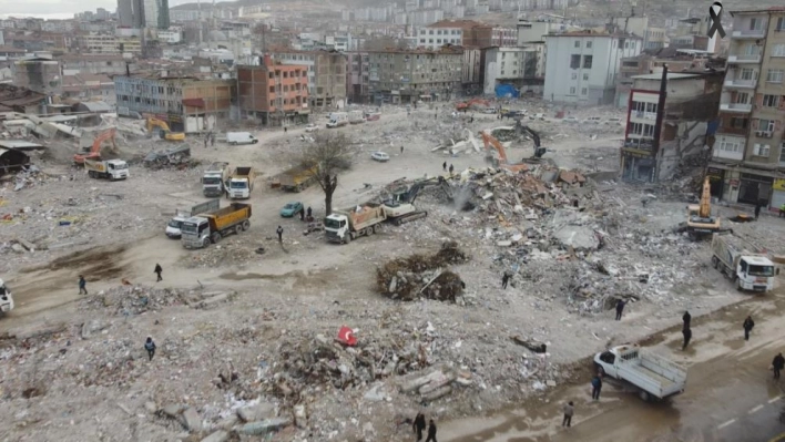 Malatya'da Yıkım ve Enkaz Kaldırma Çalışmaları Devam Ediyor