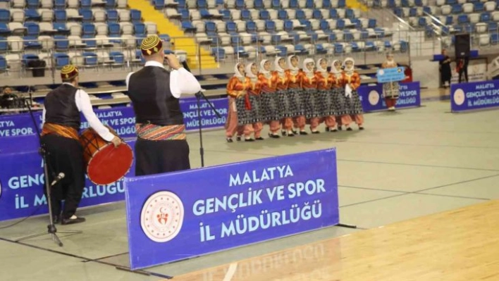 Halk oyunları yarışması sona erdi