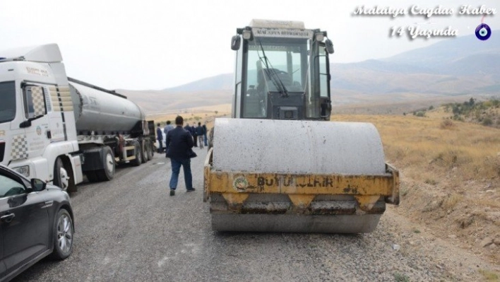 4 mahallenin grup yolunu asfaltladı