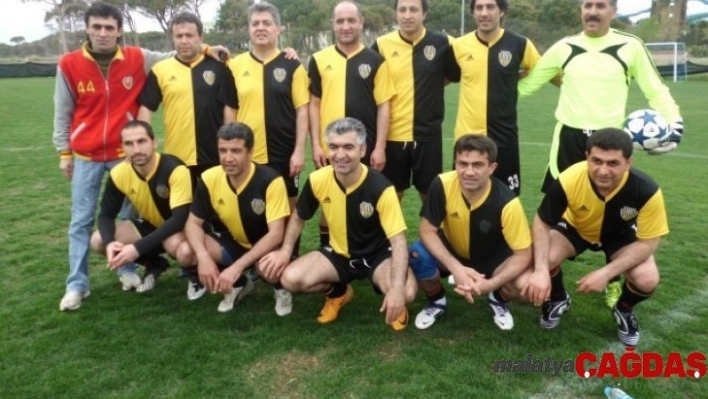 Masterler Futbol Takımı yeniden yeşil sahalarda