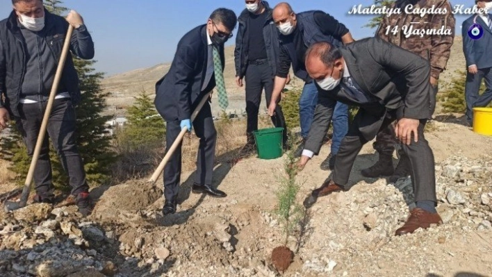 Polis bin fidanı Toprakla Buluşturdu