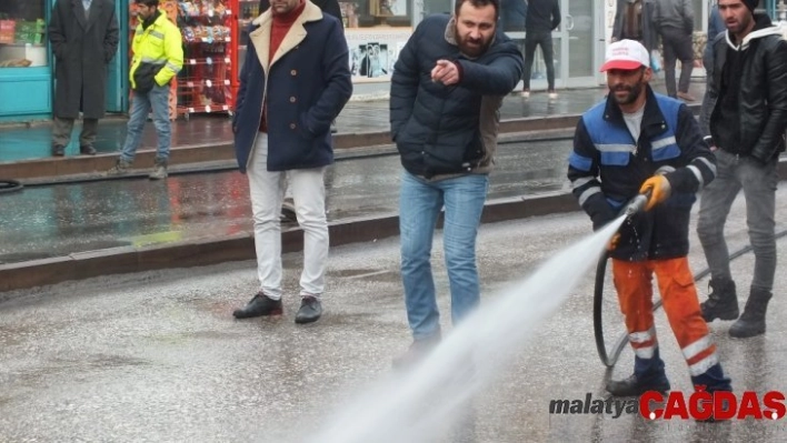 Malazgirt Belediyesinden temizlik çalışması