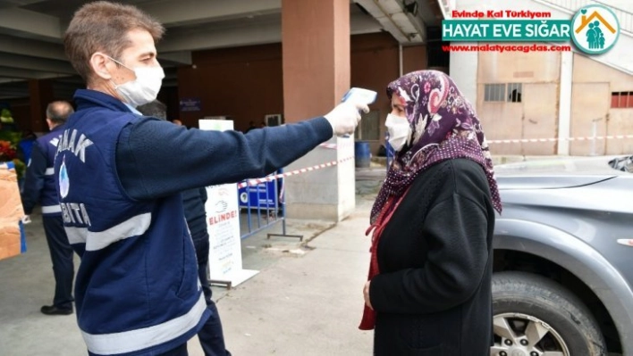 Mamak'ta pazar yerlerinde Covid-19 düzeni