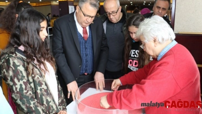 Manisa'da 'Herkes İçin Matematik' sergisi yoğun ilgi gördü