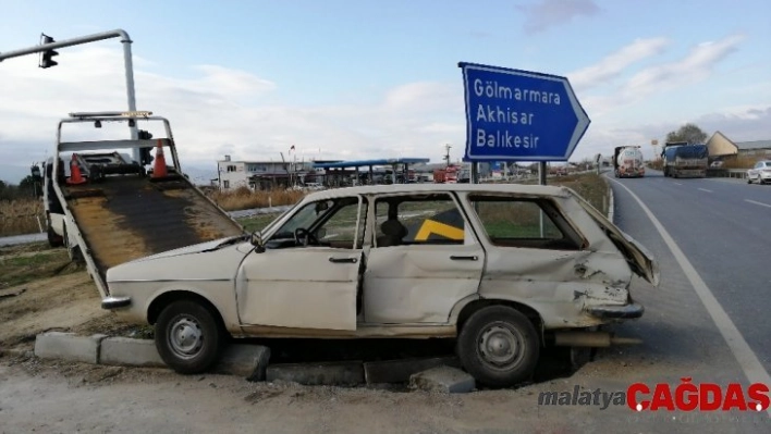 Manisa'da tır ile otomobil çarpıştı: 1 ölü, 1 yaralı