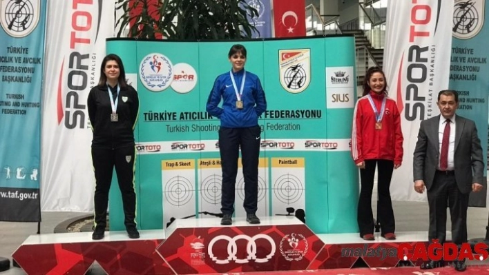 Manisalı atıcılık sporcusundan 2.'lik