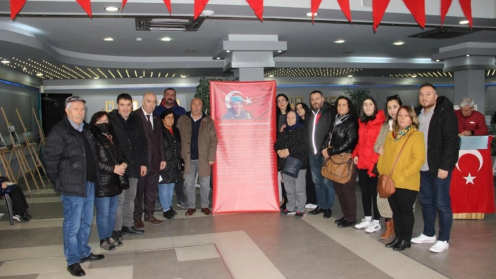 Manisalı şehidin fotoğraf ve mektupları duygulandırdı