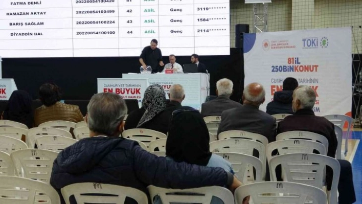 Mardin'de TOKİ kurası heyecanı yaşandı