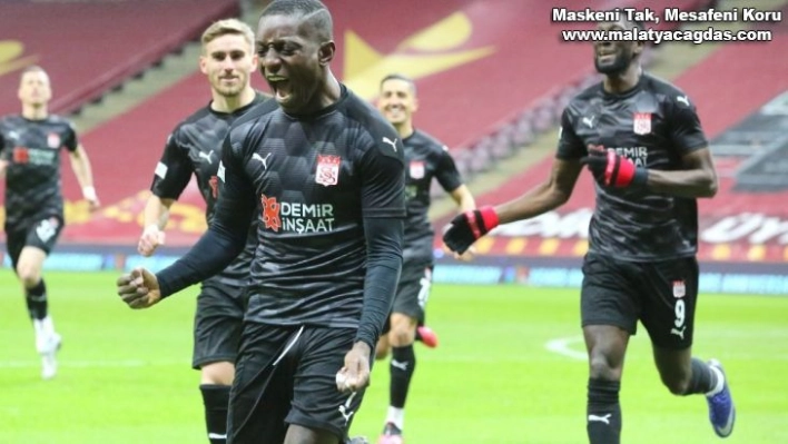 Max Gradel gol sayısını 9'a çıkarttı