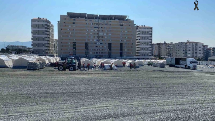 Mehmetçik enkaz kaldırma görevlerine devam ediyor