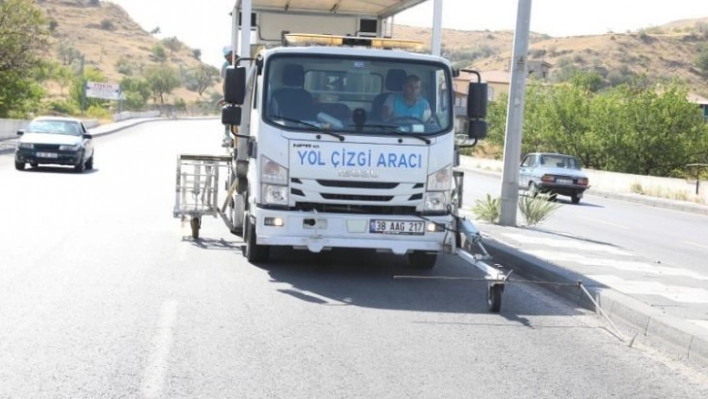 Melikgazi, 150 kilometrelik yolda şerit çizgilerini yeniledi