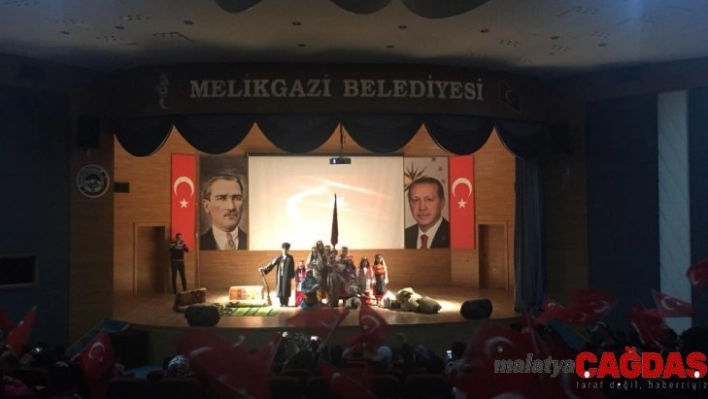 Melikgazi Belediyesi Çocuk Meclisi'nden 'İstiklal Marşı' konulu tiyatro gösterisi