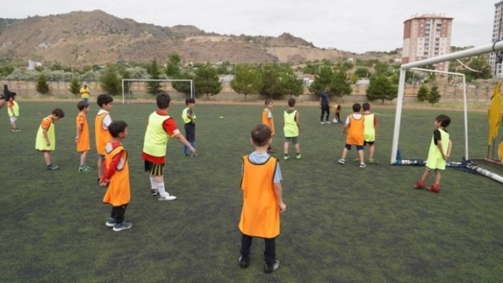 Melikgazi'de yaz kursları ile bu yaz dolu dolu geçiyor