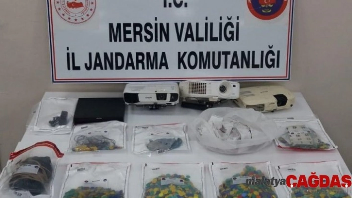 Mersin'de sendika binasına kumar operasyonu