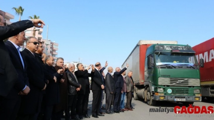 Mersin'den İdlib'e 17 yardım tırı dualarla yola çıktı