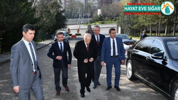 MHP lideri Bahçeli, vefatının 23. yılında Merhum Türkeş'in Anıtmezarını ziyaret etti