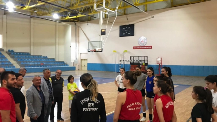 MHP MYK Üyesi Gönültaş Voleybolculara Başarı Diledi