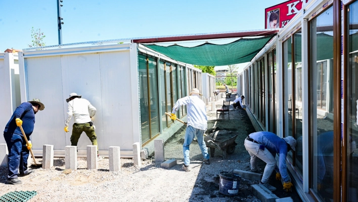 Millet Bahçesindeki Konteyner Çarşı İçin Bordür ve Kilit Taşı Temini