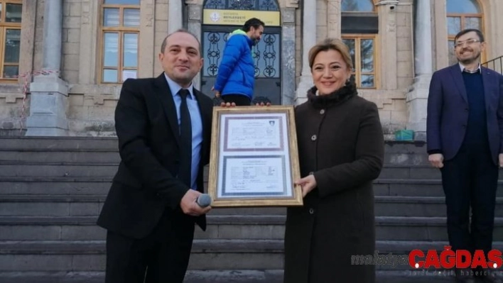 Milletvekili Ceyda Çetin Erenler'e diploma sürprizi