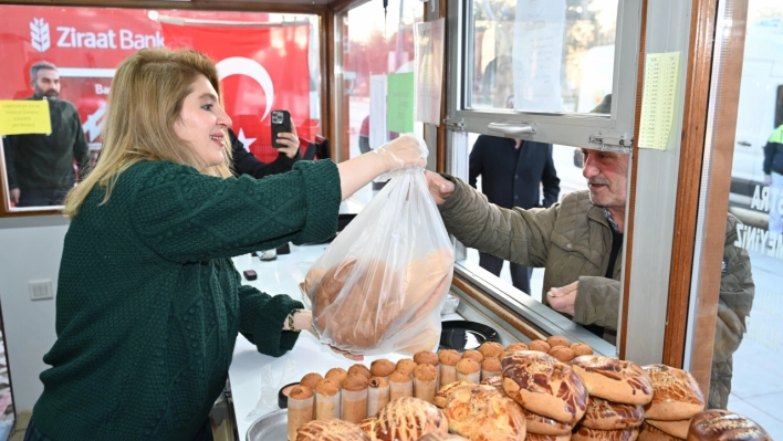 Milletvekili Ölmeztoprak'tan Ekmek Mesaisi