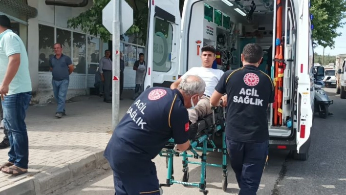 Motosiklet ile otomobil çarpıştı: 1 yaralı