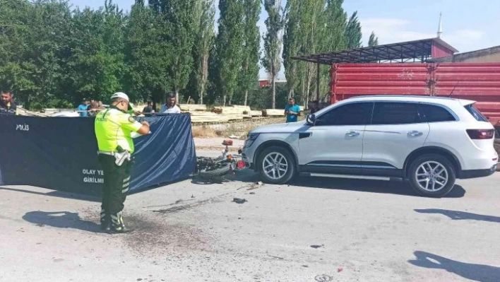 Motosikletli gencin hayatını kaybettiği kaza kamerada