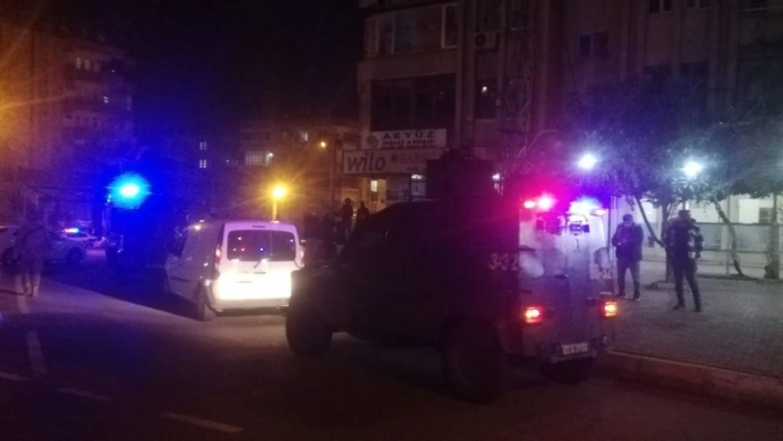 Narkotik operasyonunda polislere saldırı: 2 polis yaralı